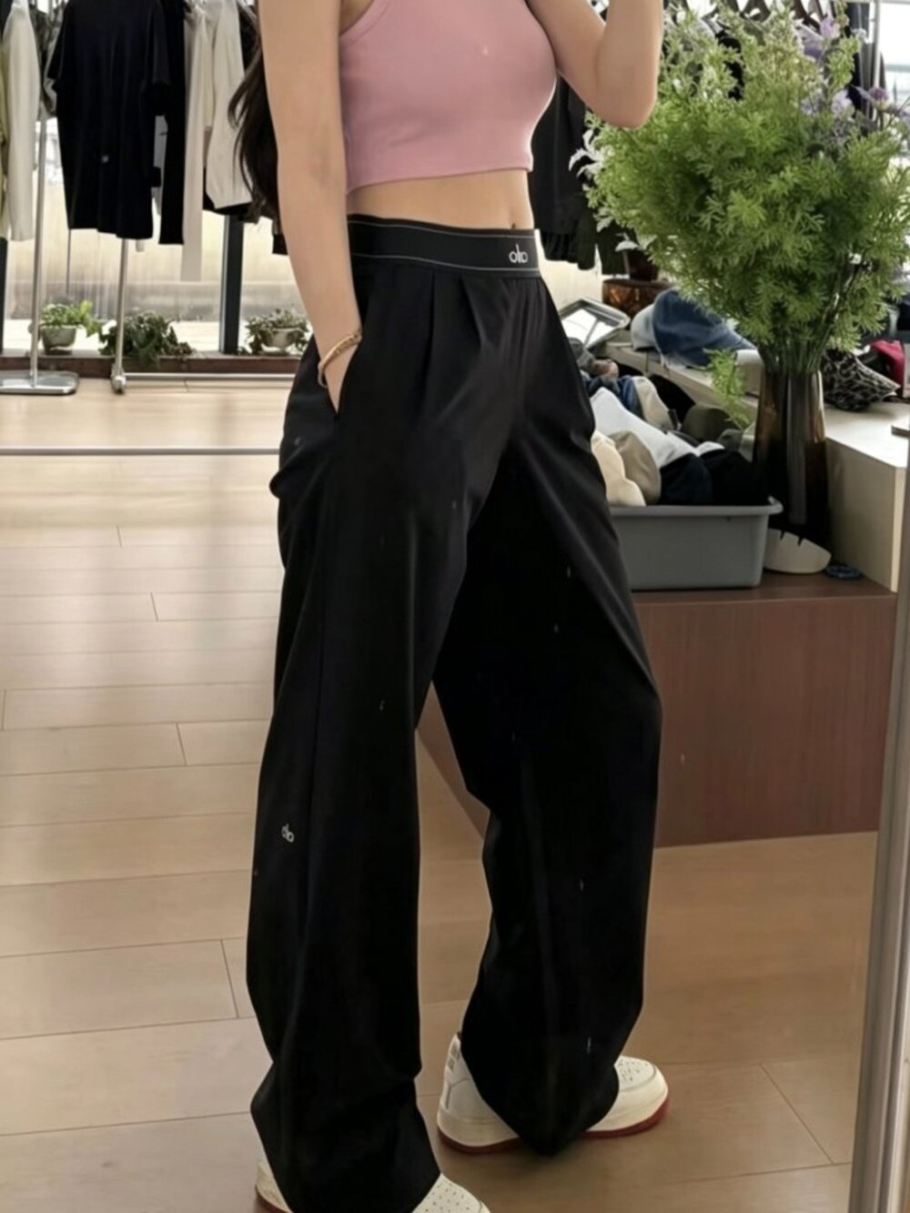 Size XS 💝 ALO Yoga Suit Up Black female Trouser Regular 30-inch inseam length - Picture 8 of 8